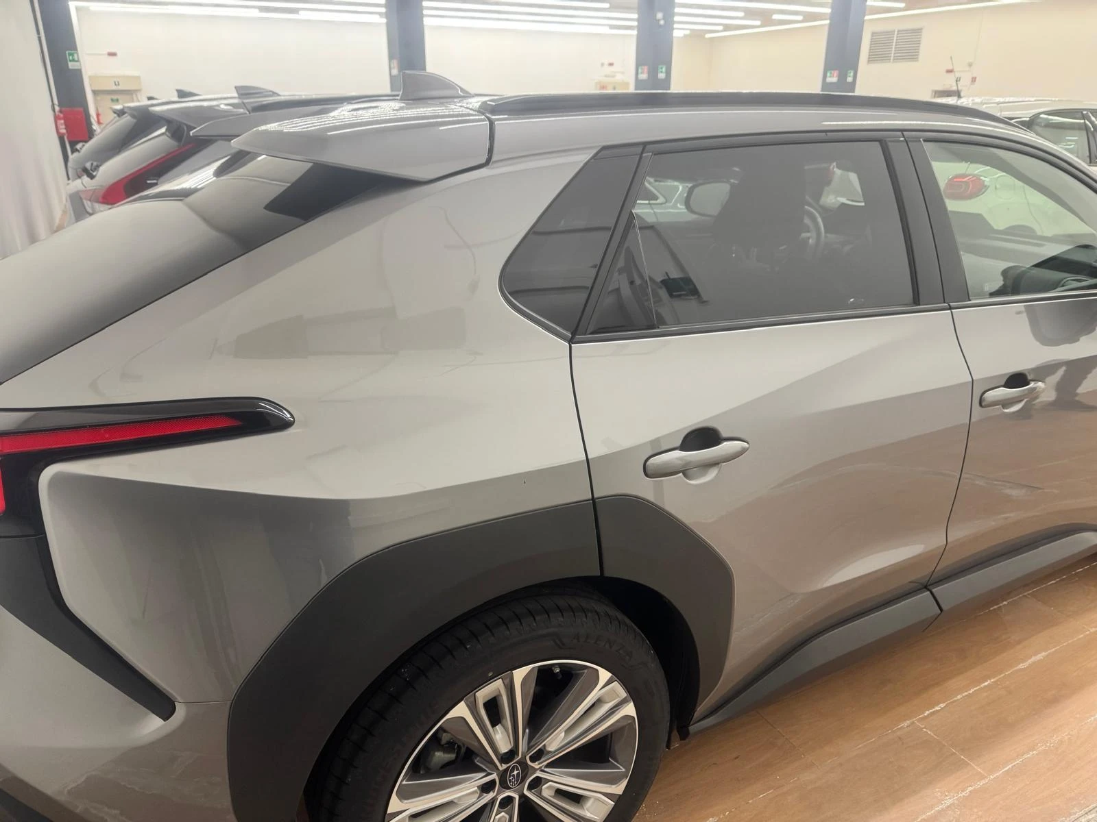 Subaru Solterra 71.4 kWh 4E-xperiens + ЧИСТО НОВА, снимка 4 - Автомобили и джипове - 53969989