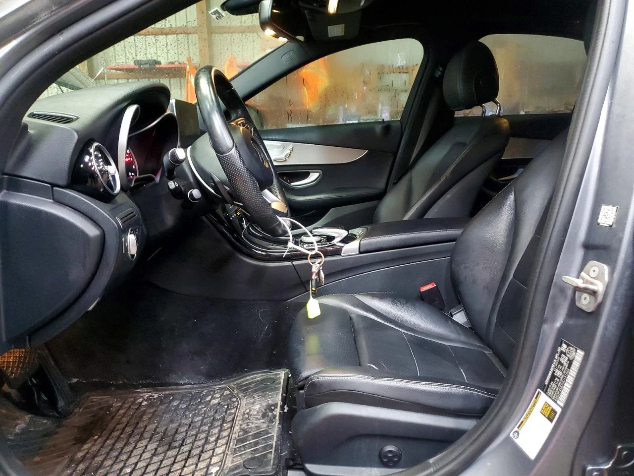 Mercedes-Benz C 300 4MATIC| AMG ПАКЕТ | ПАНОРАМА | KEYLESS | , снимка 7 - Автомобили и джипове - 54077756