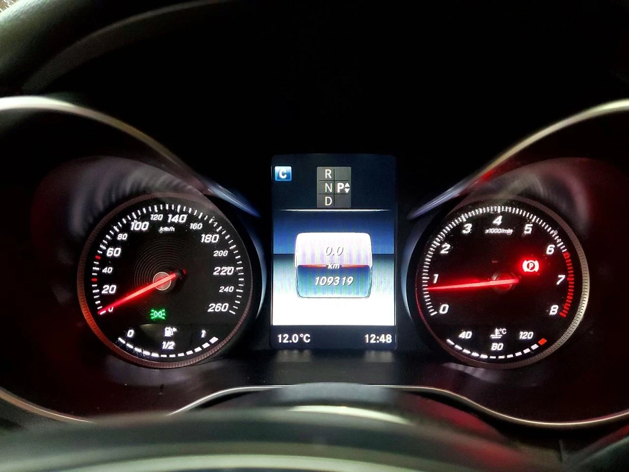 Mercedes-Benz C 300 4MATIC| AMG ПАКЕТ | ПАНОРАМА | KEYLESS | , снимка 9 - Автомобили и джипове - 54077756