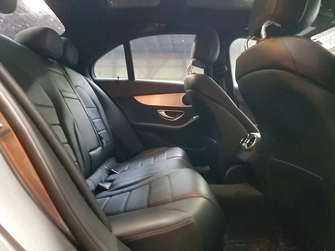 Mercedes-Benz C 300 4MATIC| AMG ПАКЕТ | ПАНОРАМА | KEYLESS | , снимка 10 - Автомобили и джипове - 54077756