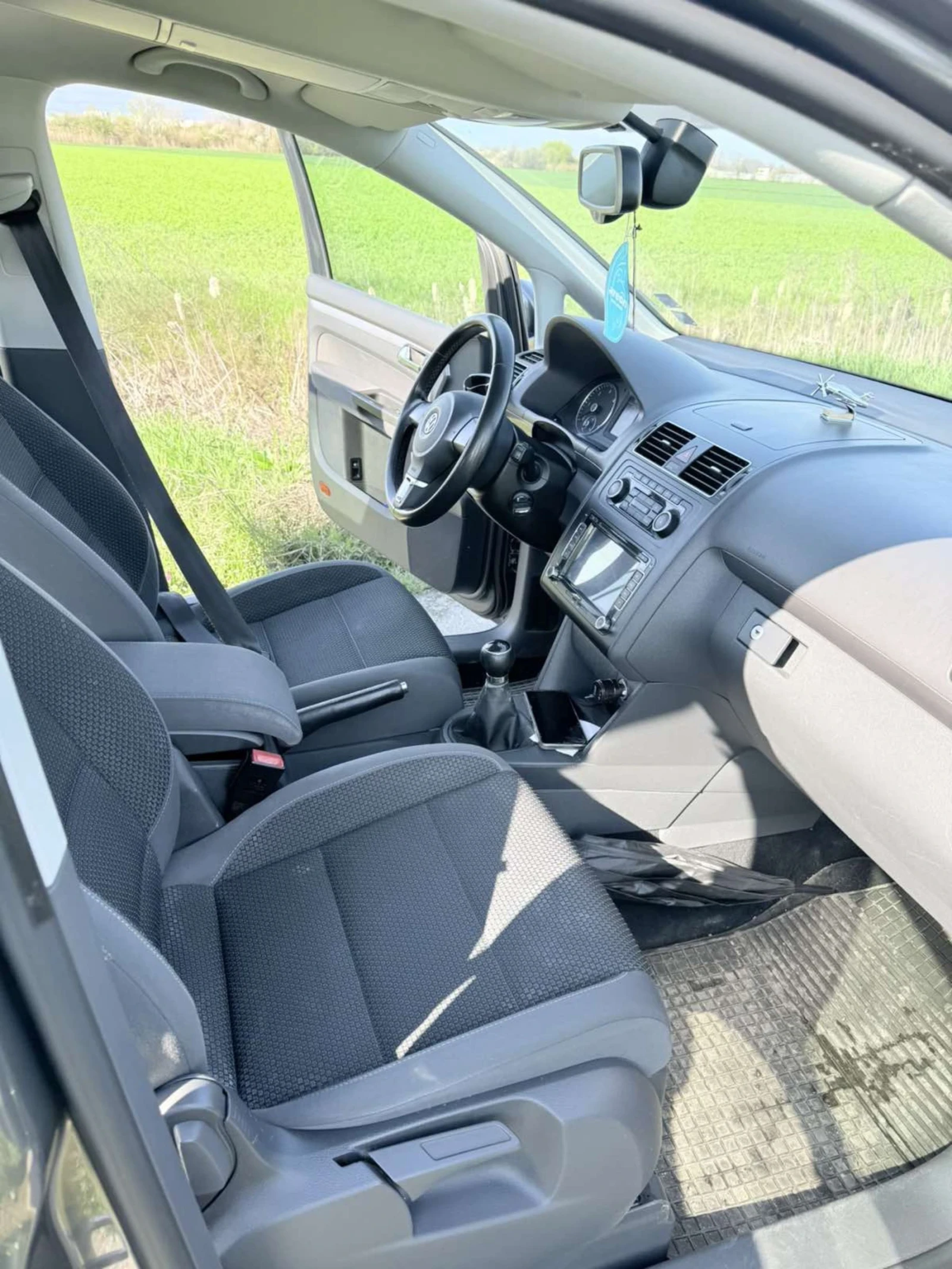 VW Touran 2.0 , снимка 9 - Автомобили и джипове - 54097676