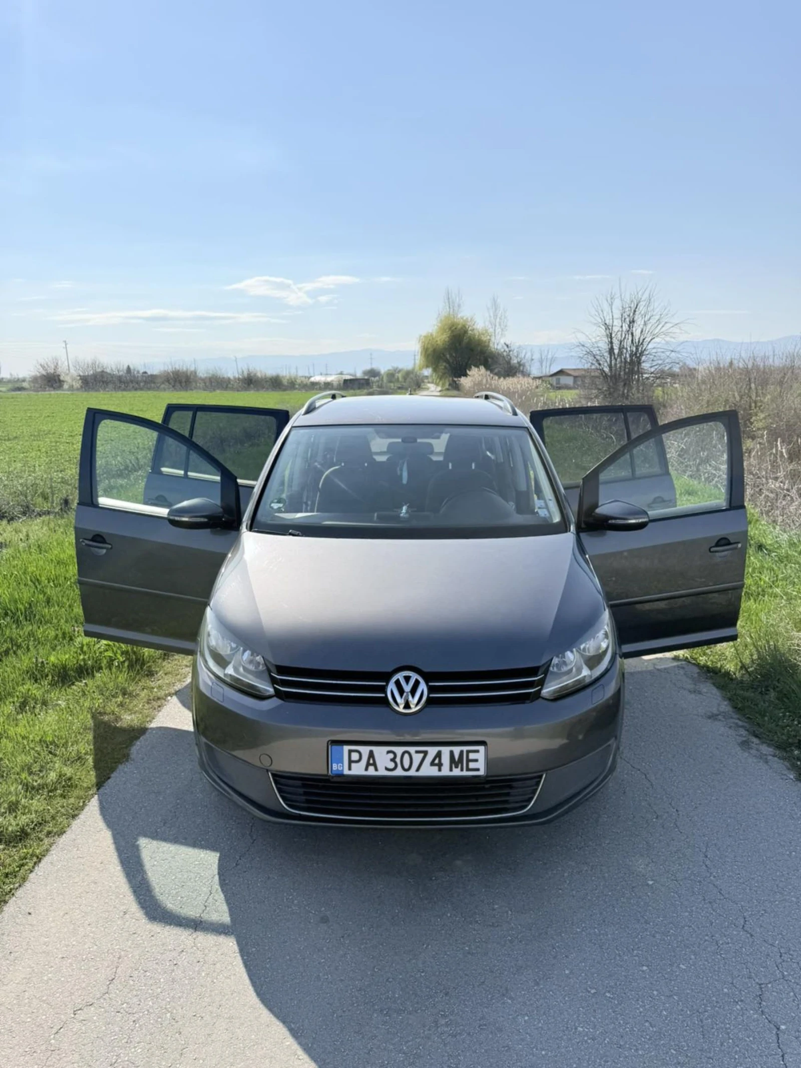 VW Touran 2.0 , снимка 4 - Автомобили и джипове - 54097676