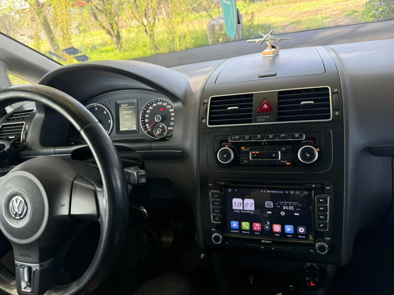 VW Touran 2.0 , снимка 8 - Автомобили и джипове - 54097676