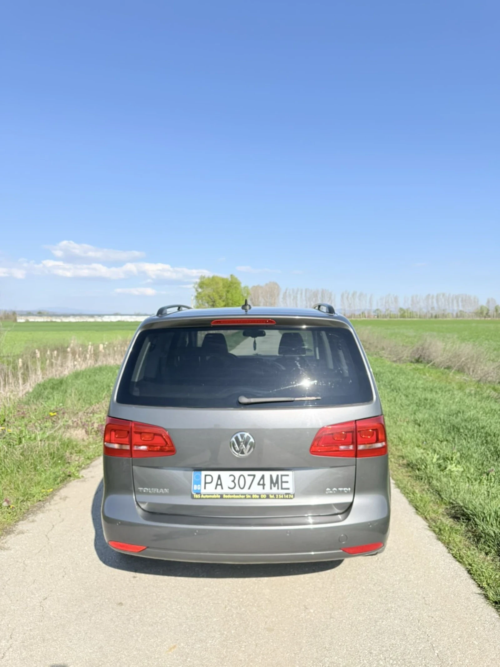 VW Touran 2.0 , снимка 5 - Автомобили и джипове - 54097676