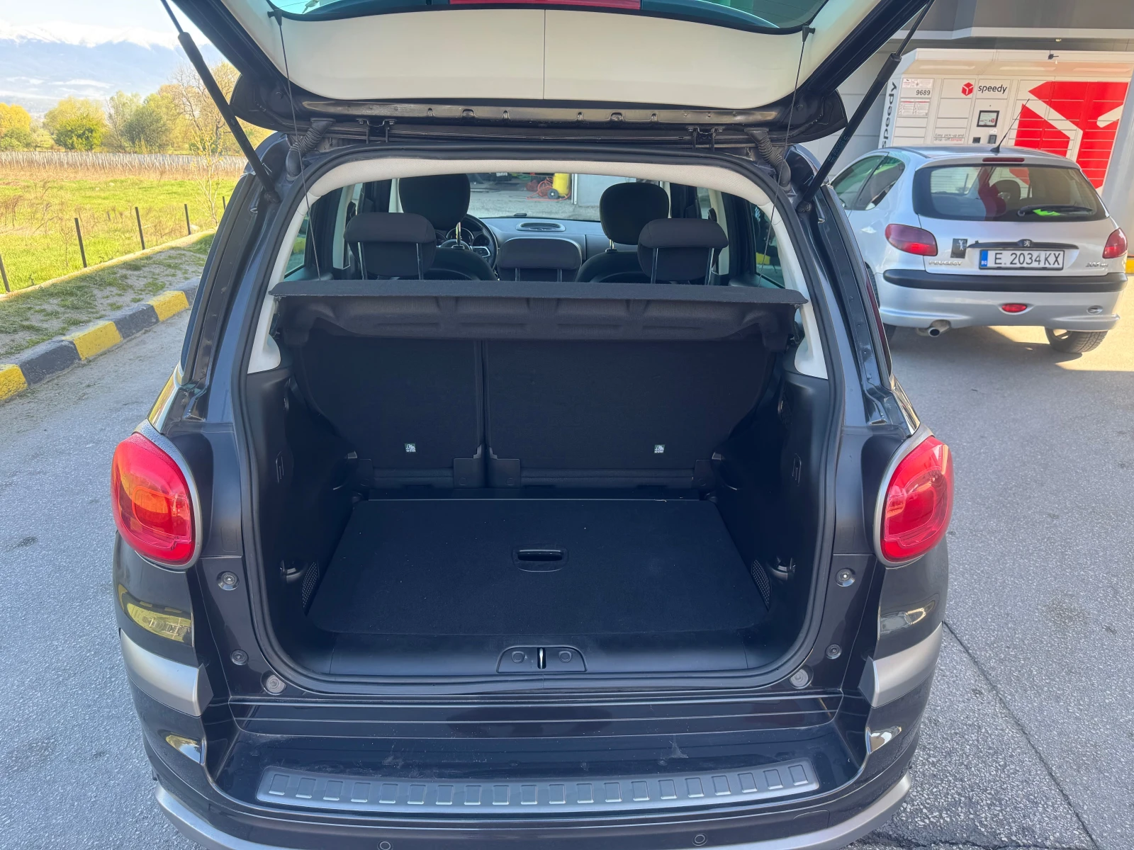 Fiat 500L, снимка 12 - Автомобили и джипове - 54316672