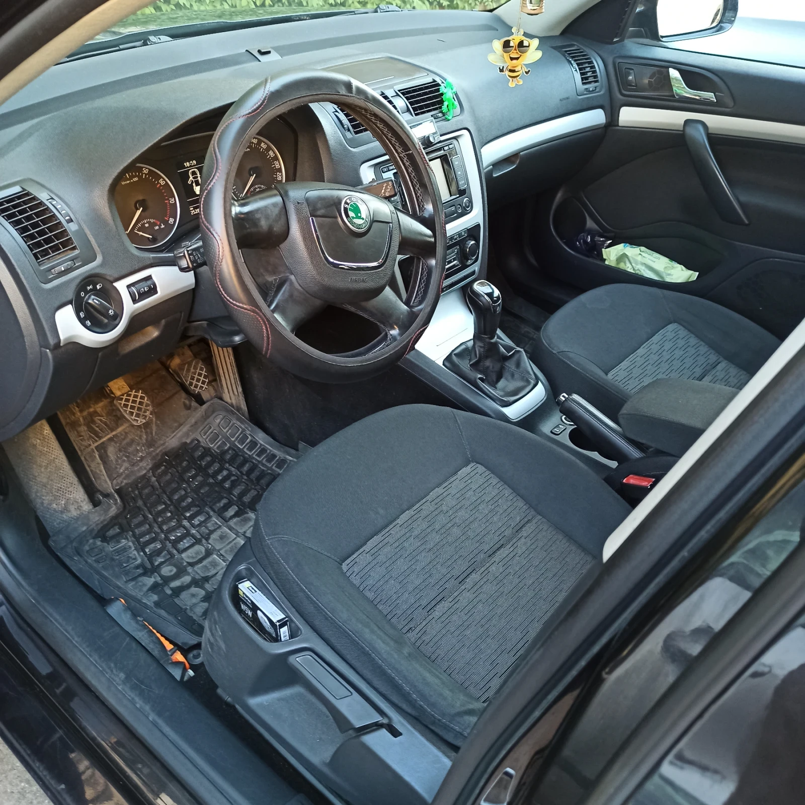 Skoda Octavia 1, 2 TSI, снимка 6 - Автомобили и джипове - 54349522