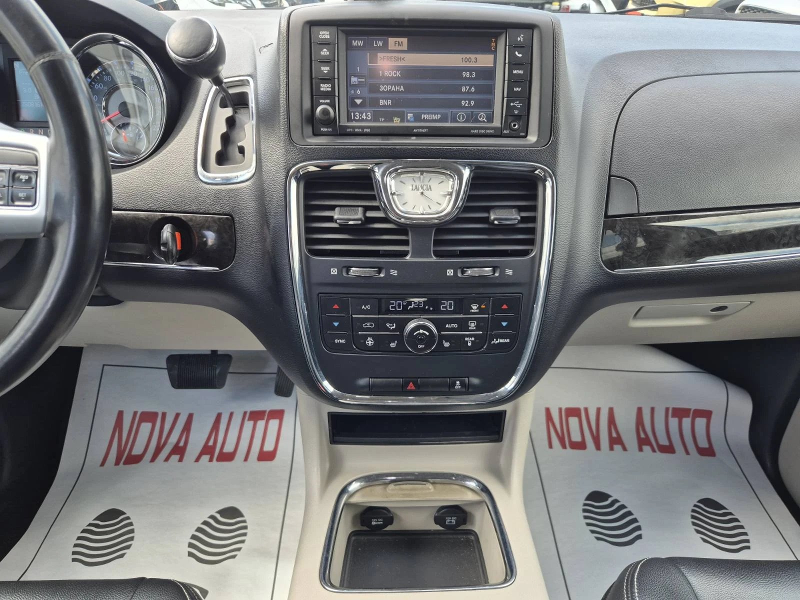 Lancia Voyager 2.8CRDI, снимка 11 - Автомобили и джипове - 54433932