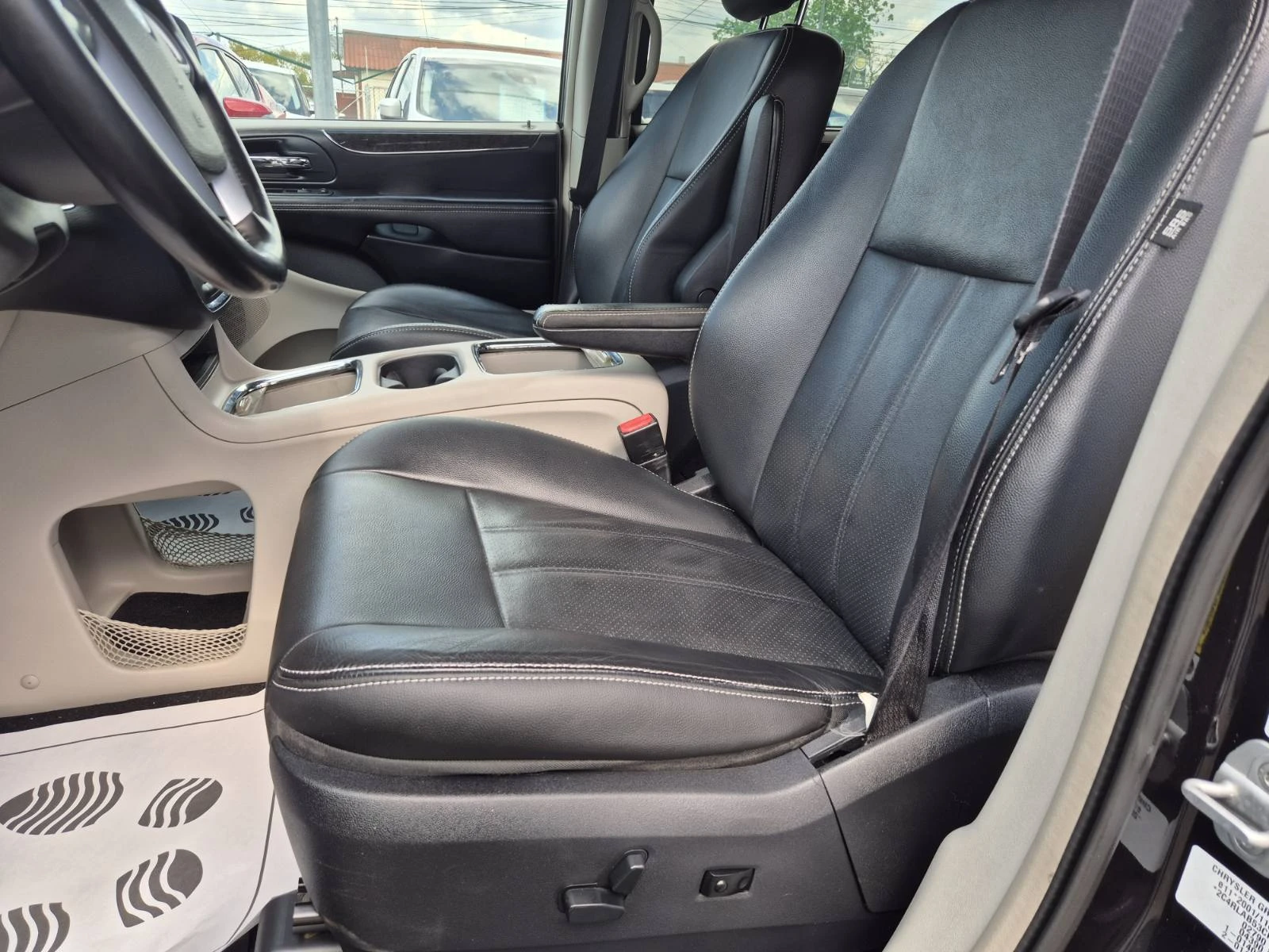 Lancia Voyager 2.8CRDI, снимка 7 - Автомобили и джипове - 54433932