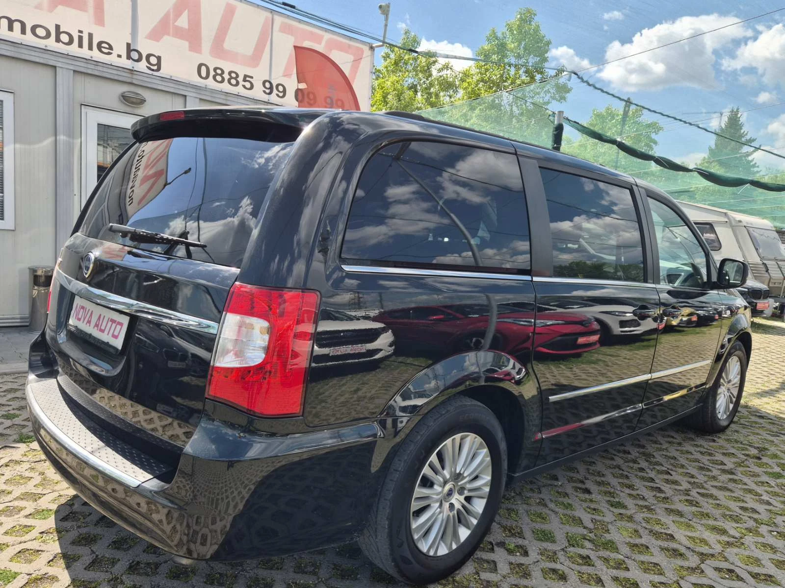 Lancia Voyager 2.8CRDI, снимка 4 - Автомобили и джипове - 54433932