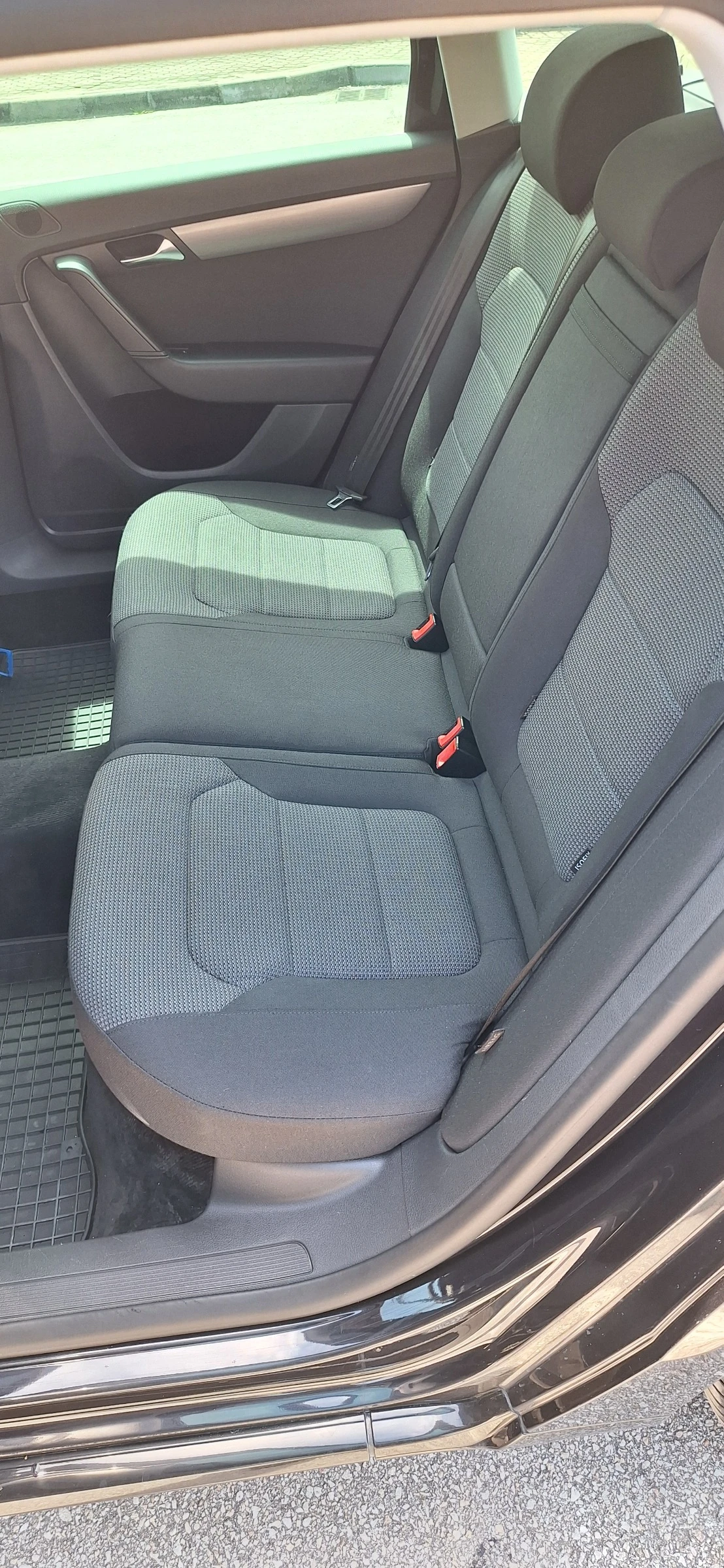 VW Passat 2.0 TDI, снимка 15 - Автомобили и джипове - 54868457