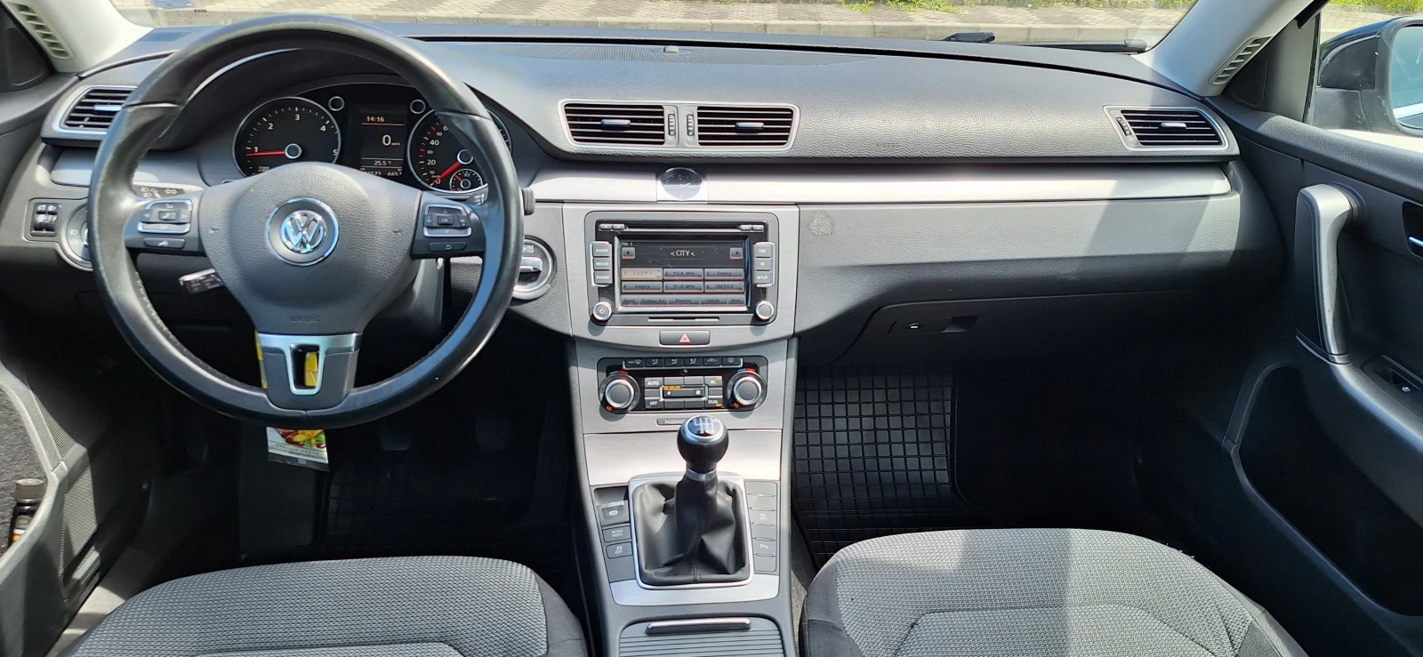 VW Passat 2.0 TDI, снимка 10 - Автомобили и джипове - 54868457