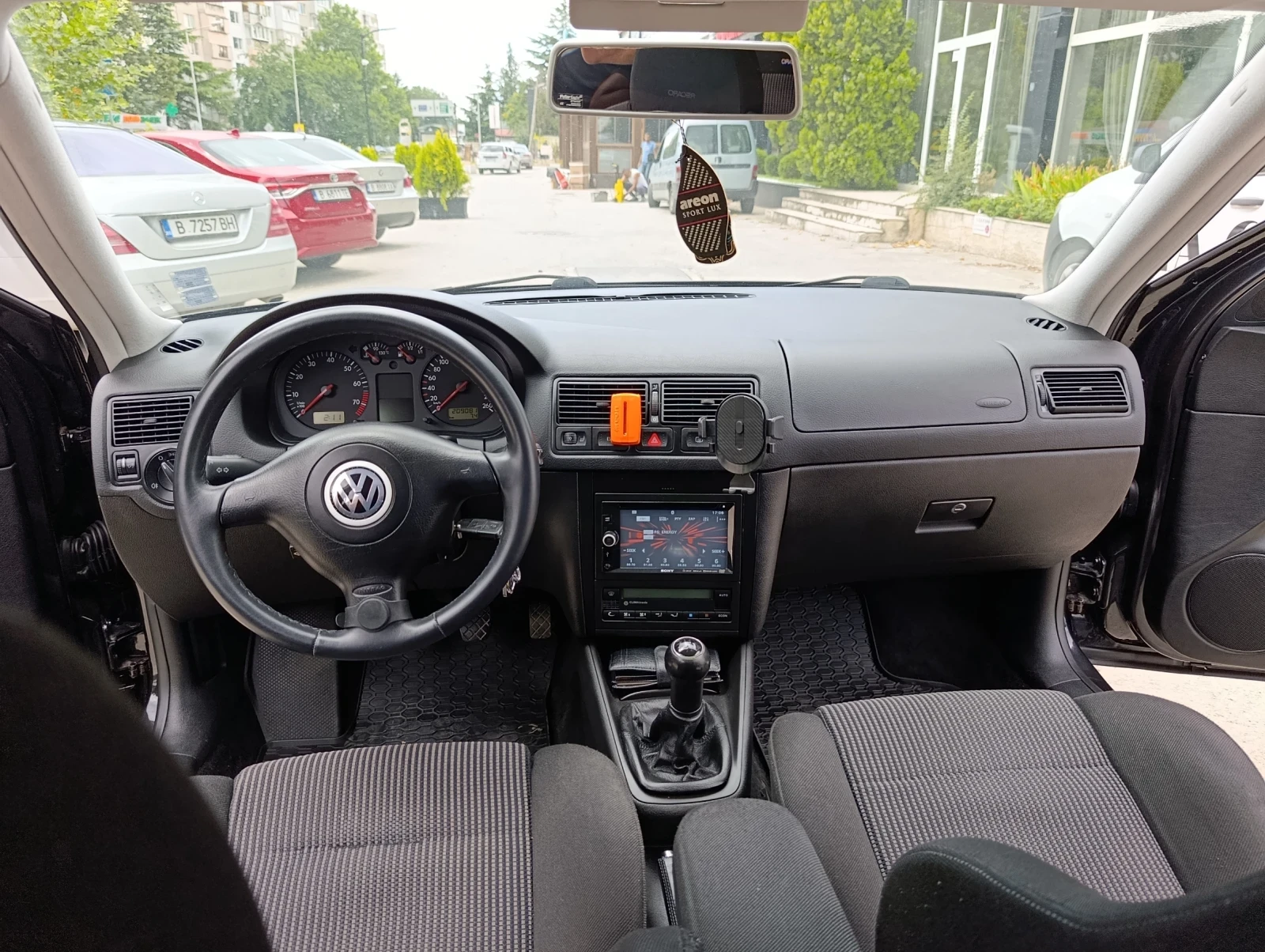 VW Golf 2.0 115 к.с Газ Бензин, снимка 7 - Автомобили и джипове - 55393422