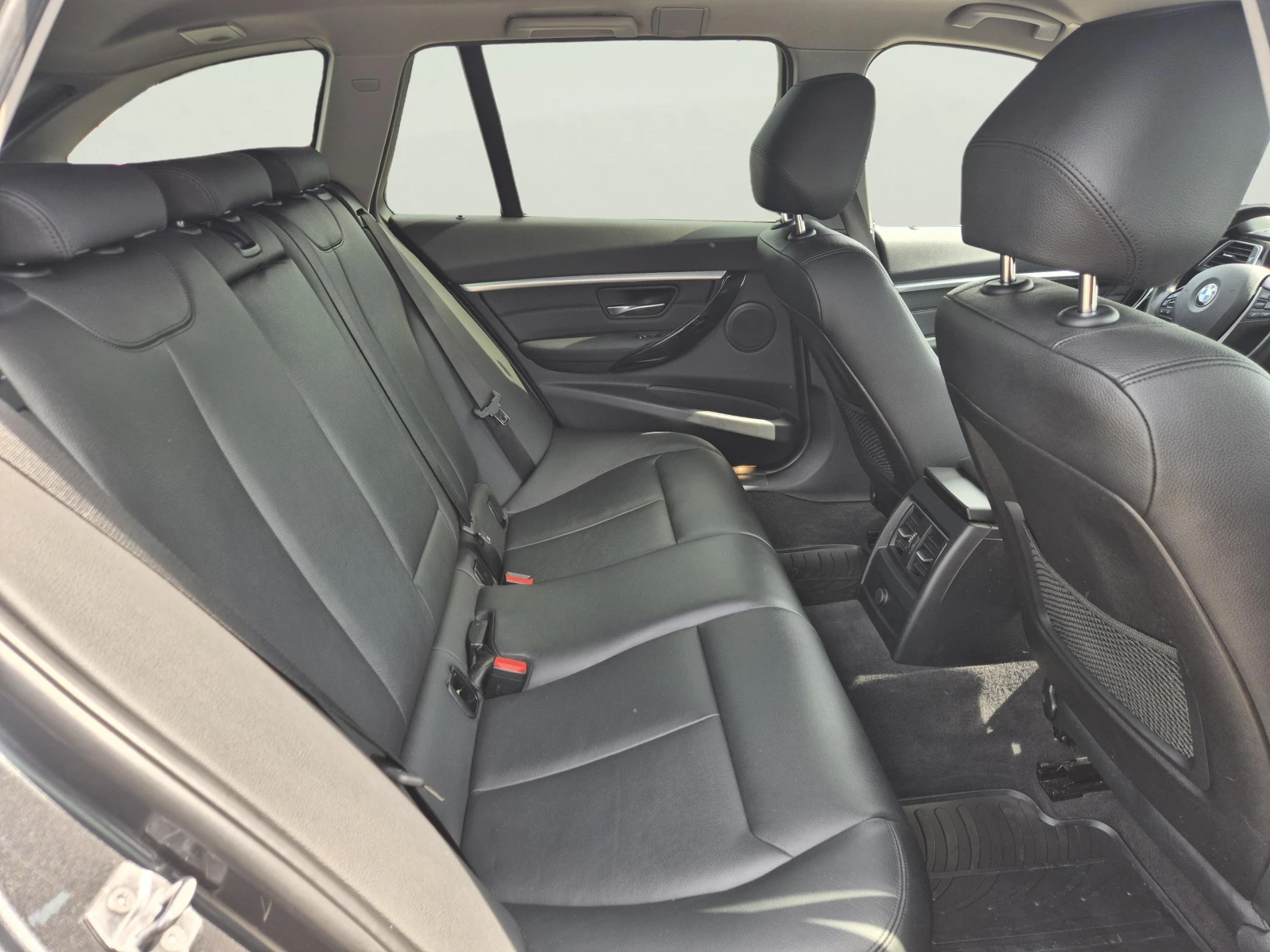 BMW 320 2.0 D, снимка 9 - Автомобили и джипове - 55658495