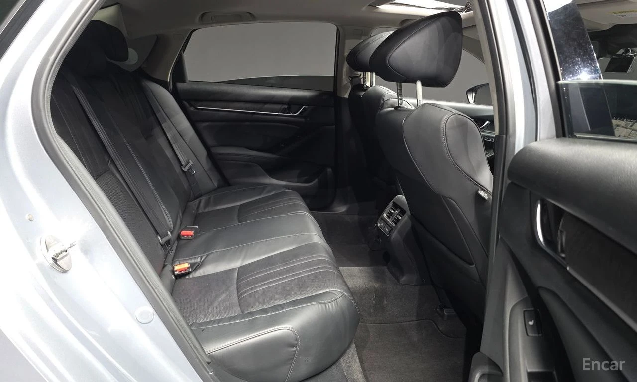 Honda Accord 2.0* HYBRID* ХЕДЪП* ДИСТРОНИК* 360* КРАЙНА ЦЕНА, снимка 16 - Автомобили и джипове - 55987491