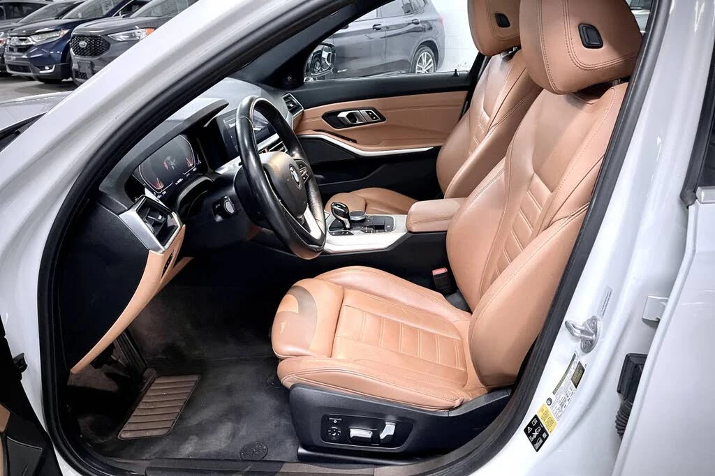 BMW 330 i| HAR/KAR| PANO| ПОДГРЕВИ| ФИКС ЦЕНА ДО БГ| , снимка 8 - Автомобили и джипове - 56022987