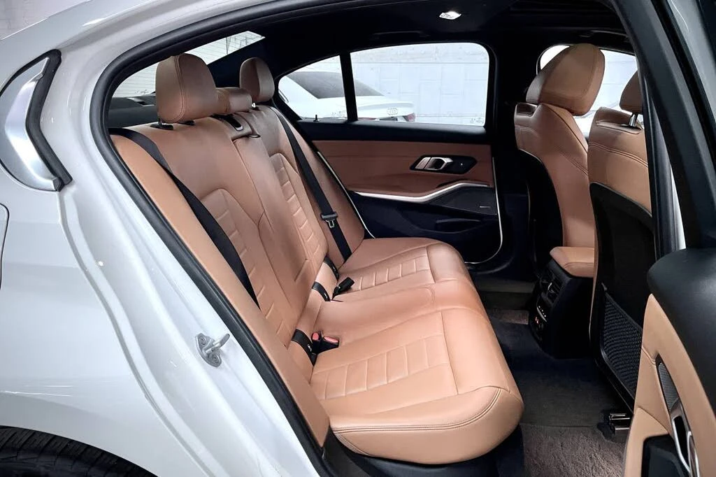 BMW 330 i| HAR/KAR| PANO| ПОДГРЕВИ| ФИКС ЦЕНА ДО БГ| , снимка 12 - Автомобили и джипове - 56022987