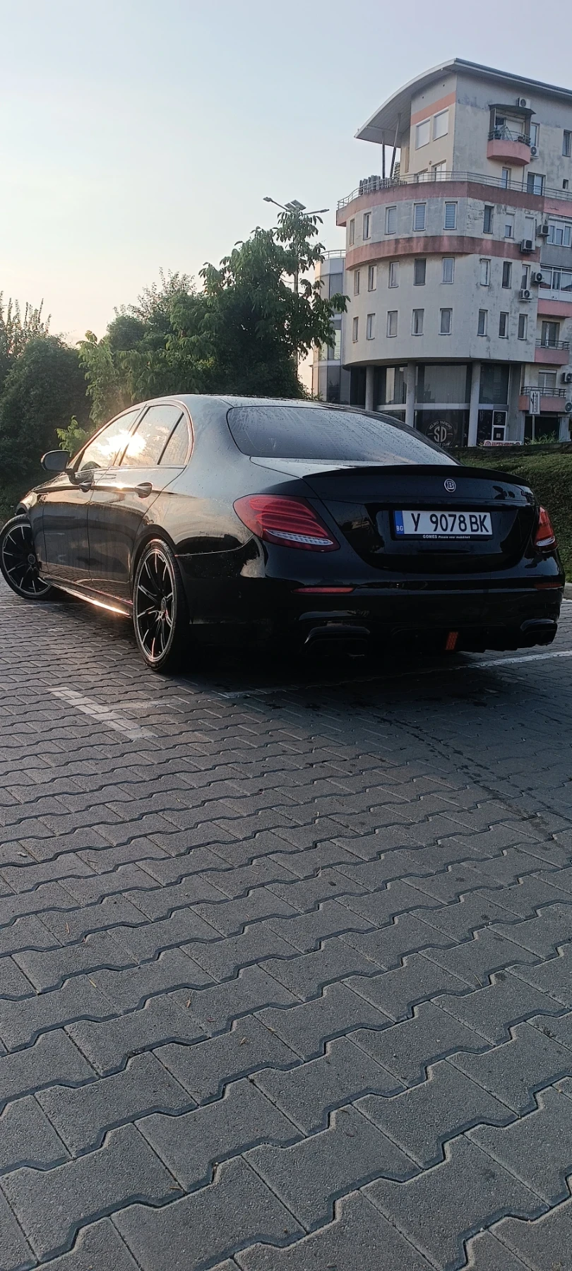 Mercedes-Benz E 200, снимка 9 - Автомобили и джипове - 56048571