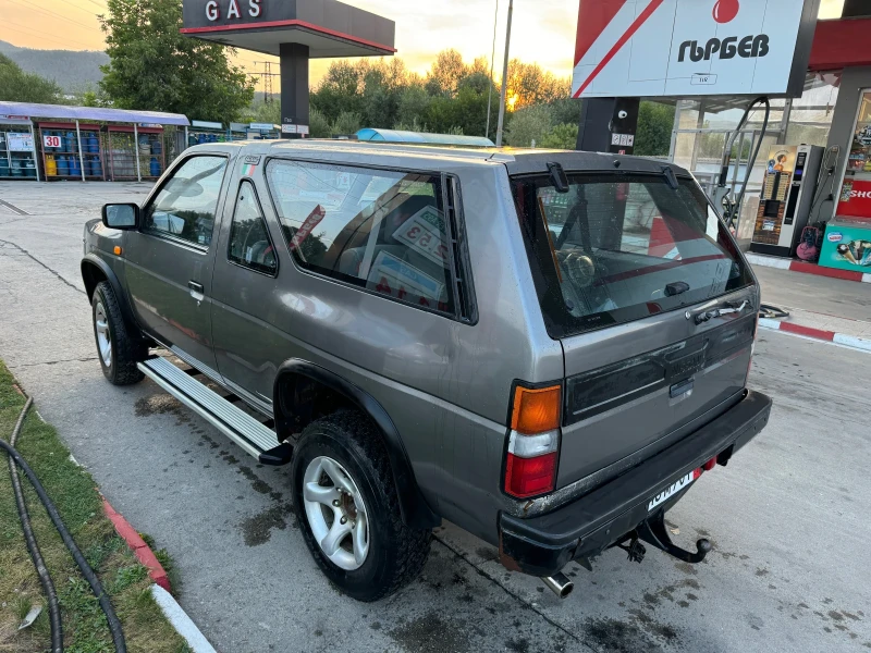 Nissan Terrano, снимка 5 - Автомобили и джипове - 49089435