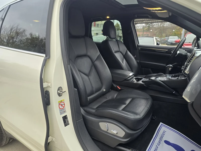 Porsche Cayenne 3.0d 240к.с Топ състояние, снимка 12 - Автомобили и джипове - 52322694