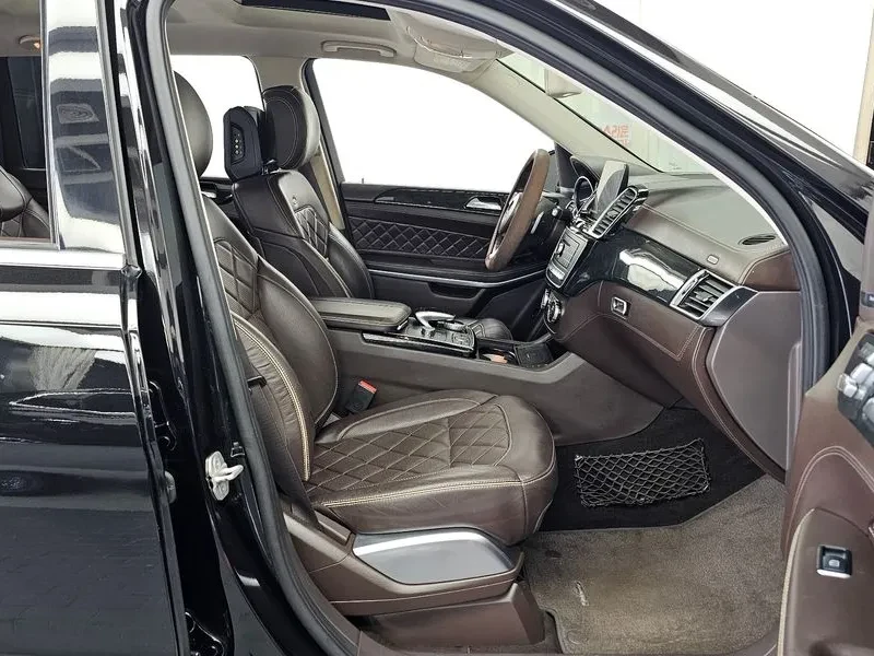 Mercedes-Benz GLS 500 4Matic, снимка 11 - Автомобили и джипове - 56068705