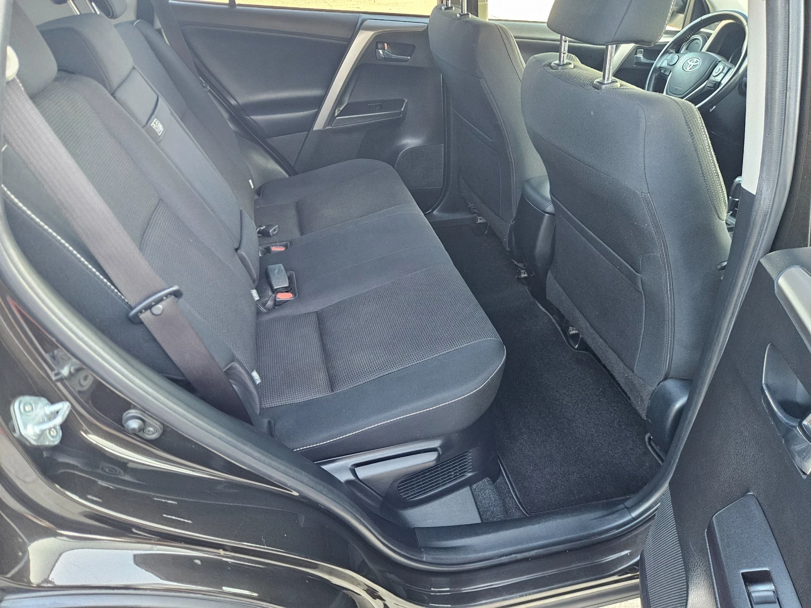 Toyota Rav4 10700.km | Mobile.bg � ����������� 12