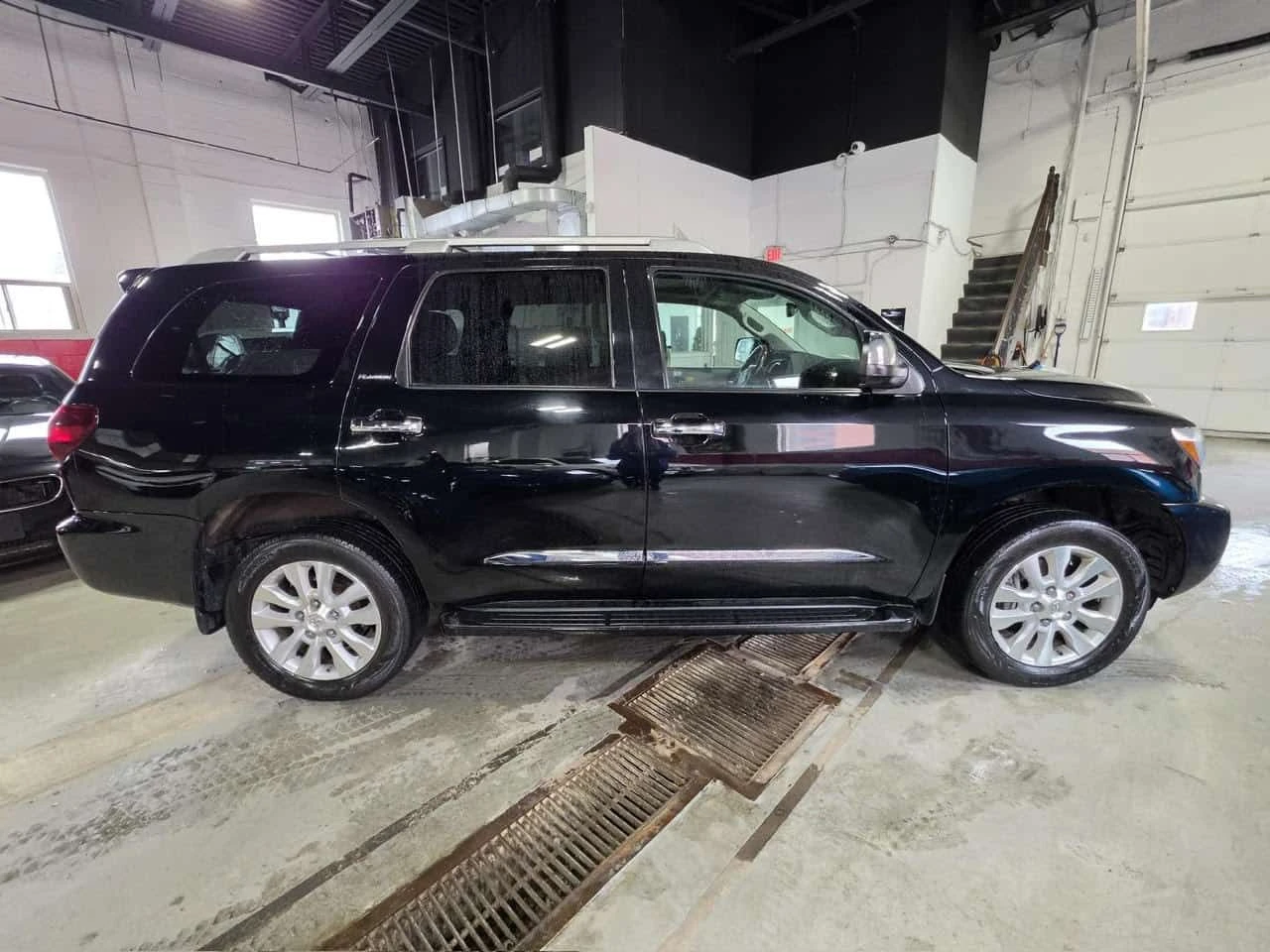 Toyota Sequoia | Platinum | ПОДГРЕВ | ОБДУХВАНЕ | CARFAX | , снимка 3 - Автомобили и джипове - 54497080