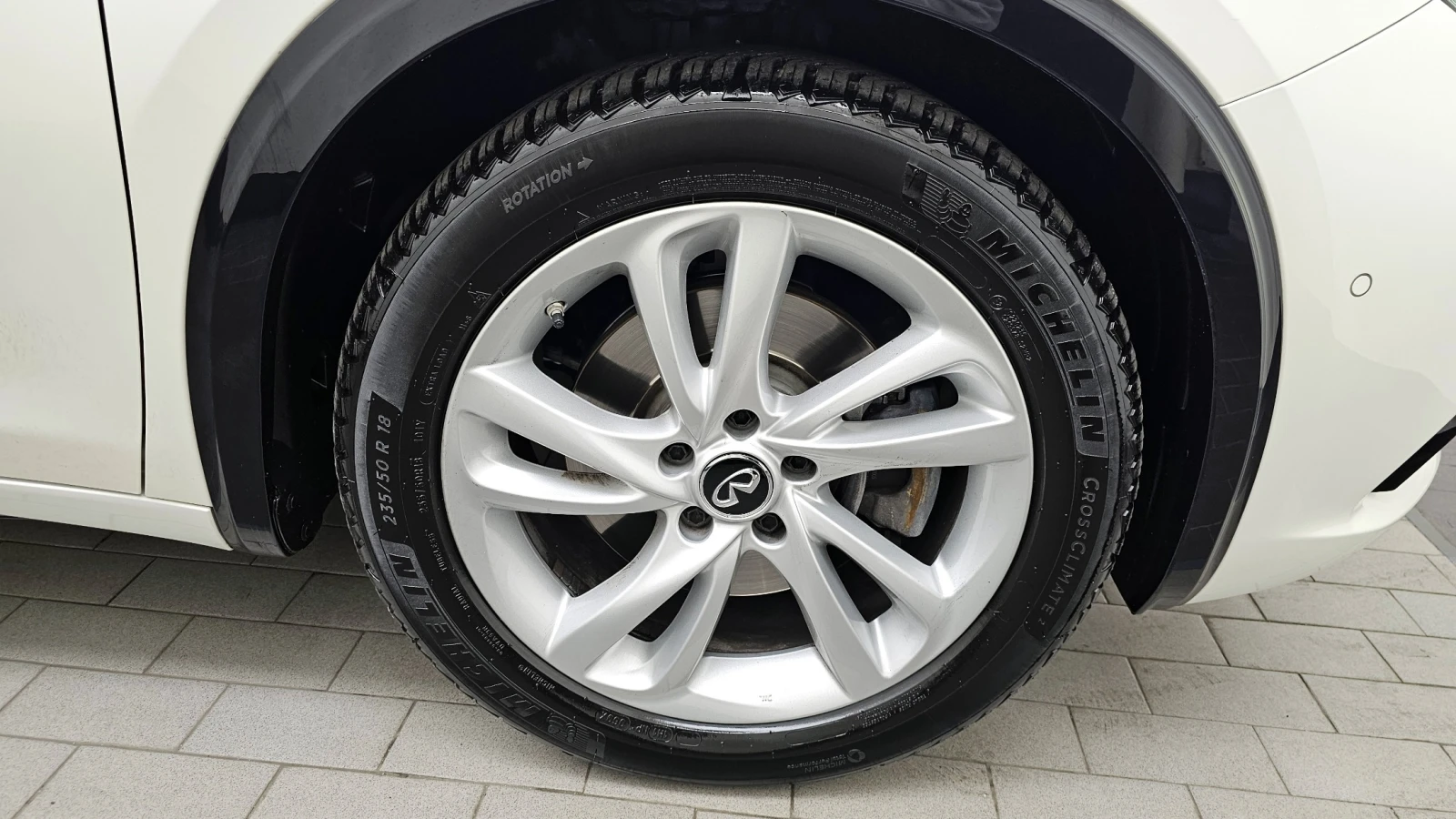 Infiniti Q30, снимка 4 - Автомобили и джипове - 54945230
