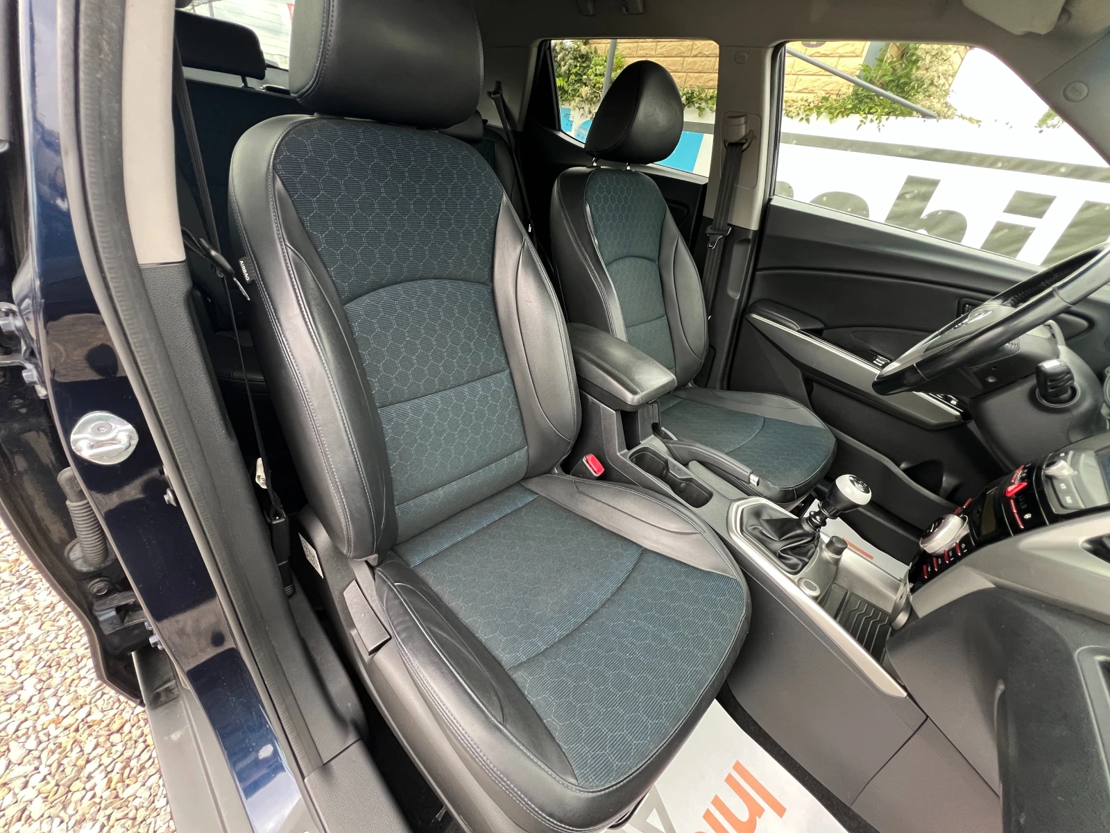 SsangYong Tivoli 1.6XDi EURO-6B/LED/NAVI/КАМЕРА/КОЖА/РЕАЛЕН ПРОБЕГ, снимка 11 - Автомобили и джипове - 55645841