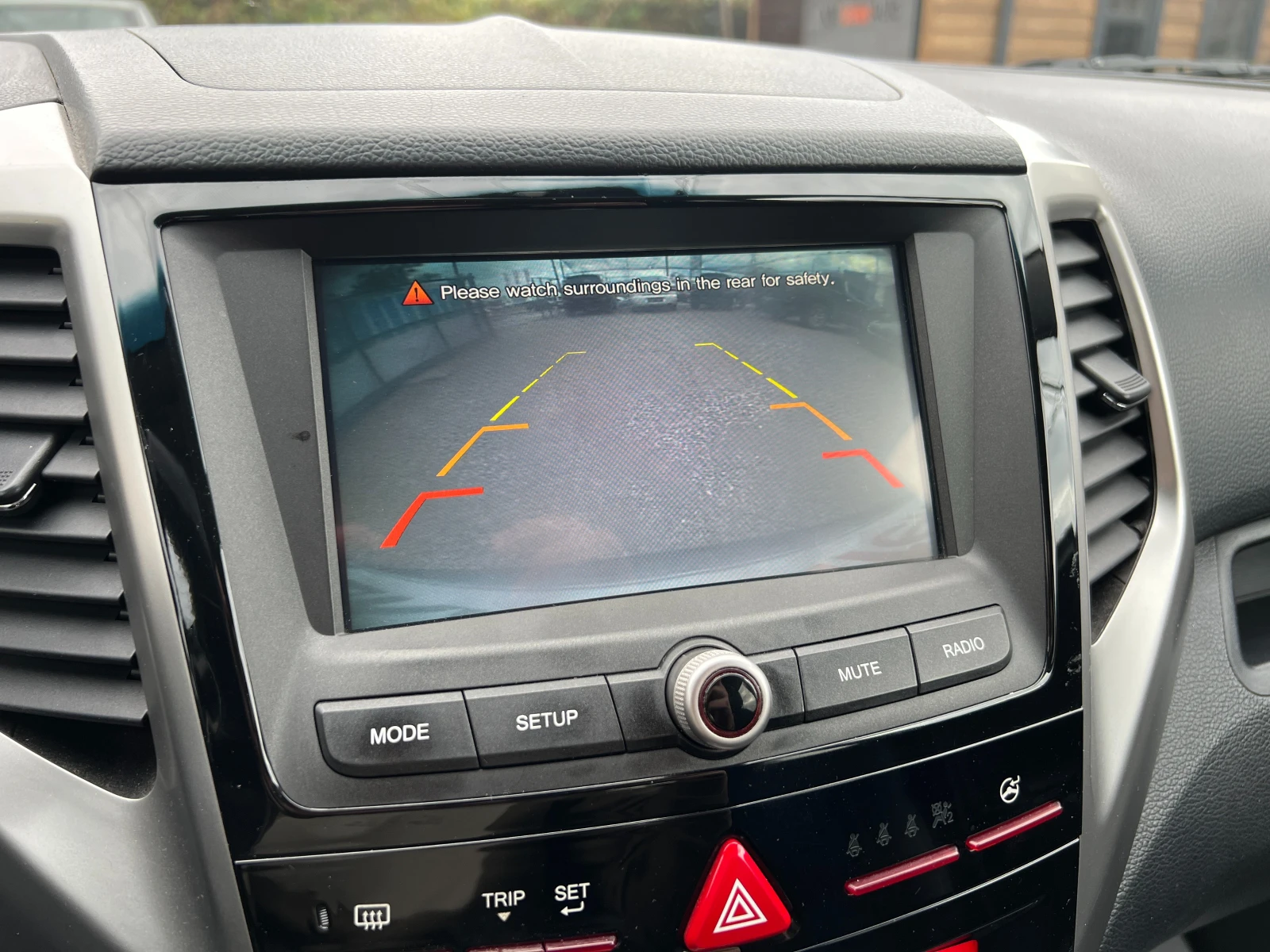 SsangYong Tivoli 1.6XDi EURO-6B/LED/NAVI/КАМЕРА/КОЖА/РЕАЛЕН ПРОБЕГ, снимка 15 - Автомобили и джипове - 55645841