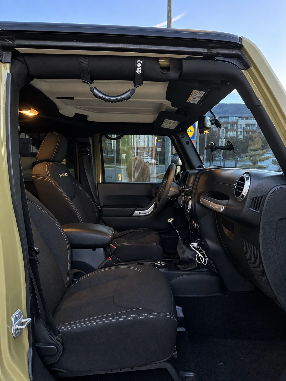 Jeep Wrangler     Jeep Wrangler Sahara 3.6 V6 | ����� | 35  | Te | Mobile.bg � ����������� 6