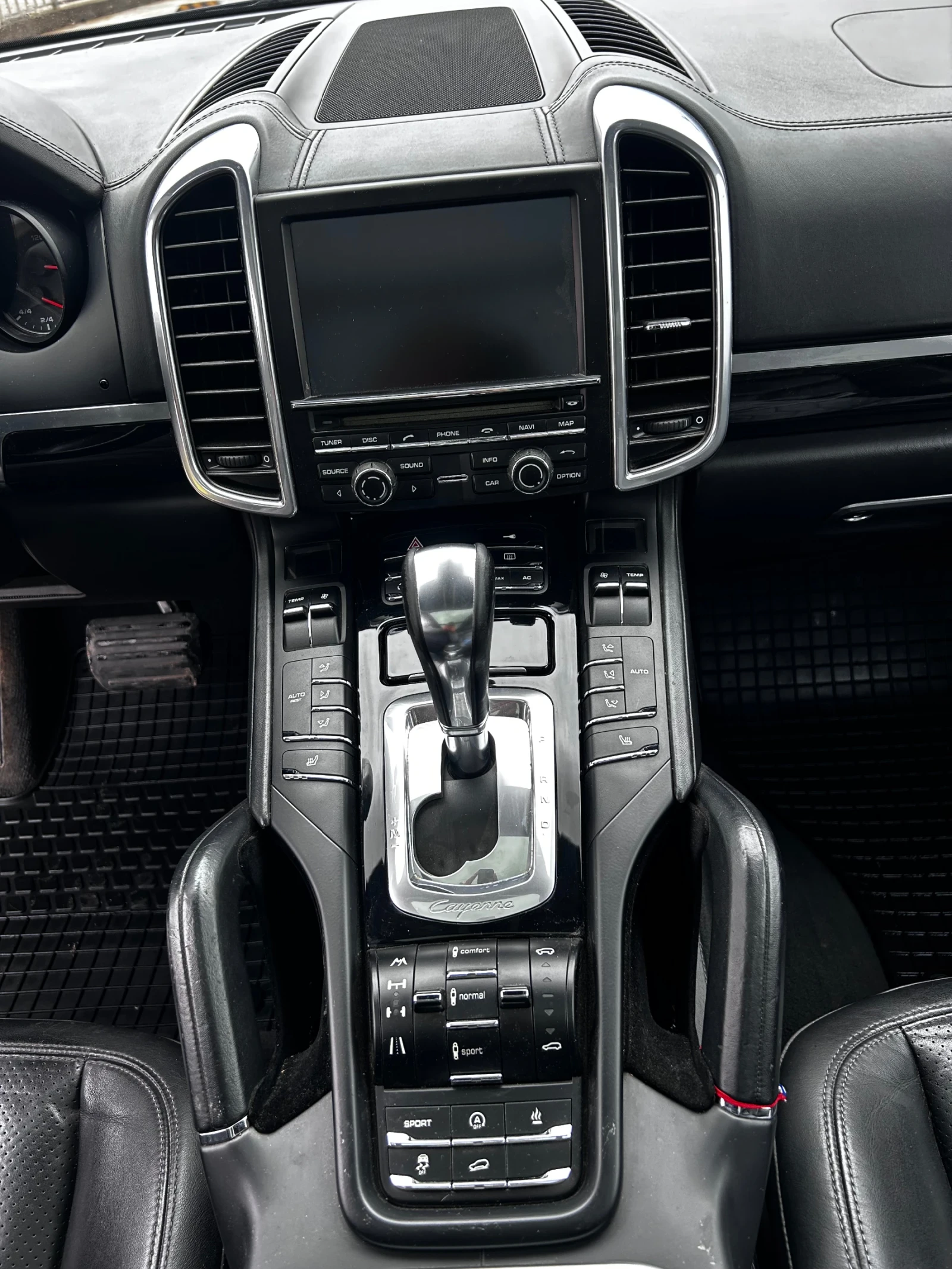 Porsche Cayenne 3.0 tdi, снимка 8 - Автомобили и джипове - 56747774