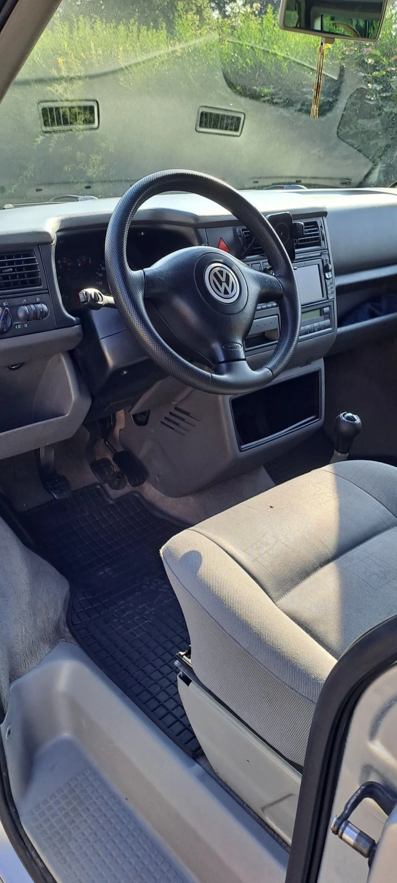 VW Multivan 2.5 Tdi 151к.с Вс.екстри Обслужен Германия , снимка 10 - Бусове и автобуси - 51356394