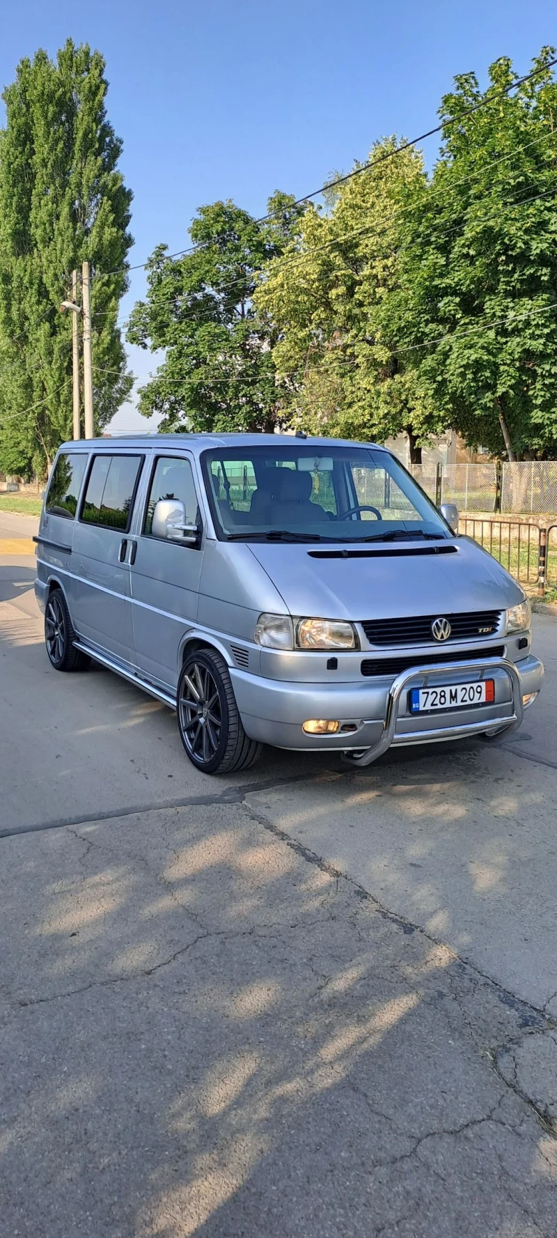 VW Multivan 2.5 Tdi 151к.с Вс.екстри Обслужен Германия , снимка 5 - Бусове и автобуси - 51356394