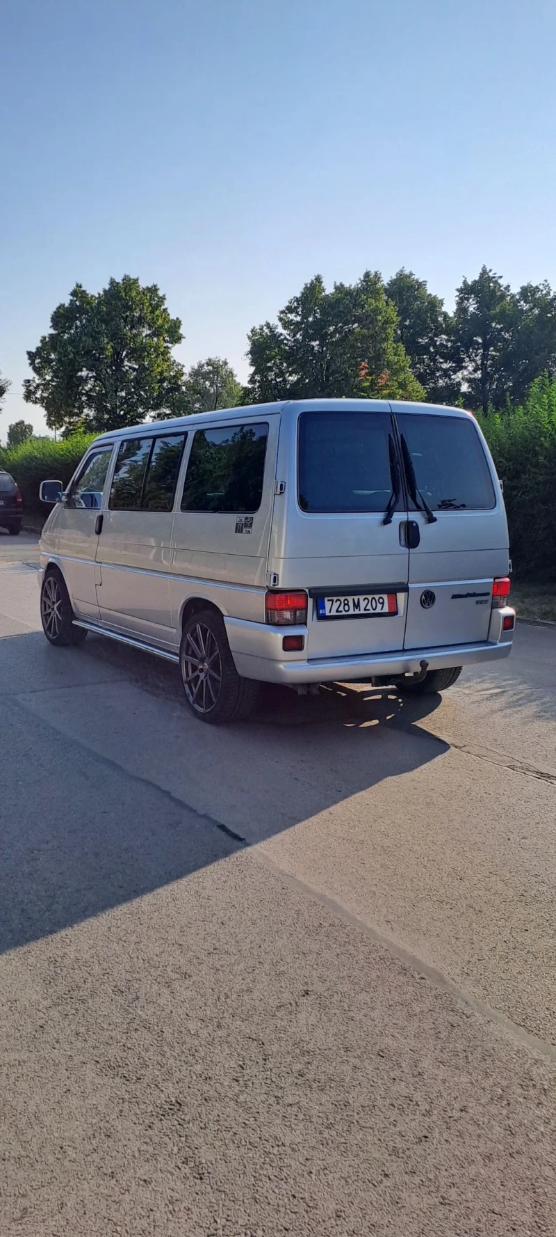VW Multivan 2.5 Tdi 151к.с Вс.екстри Обслужен Германия , снимка 3 - Бусове и автобуси - 51356394