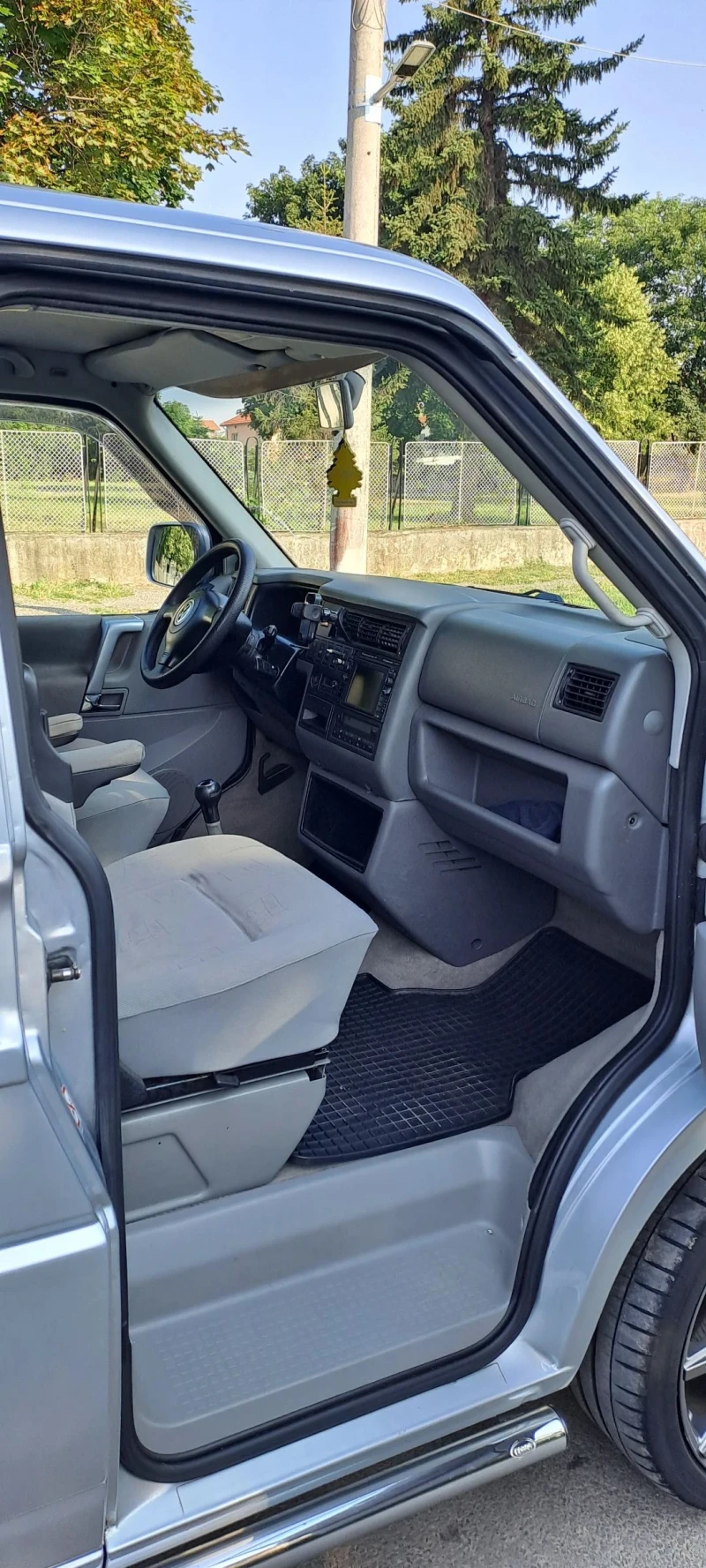 VW Multivan 2.5 Tdi 151к.с Вс.екстри Обслужен Германия , снимка 7 - Бусове и автобуси - 51356394