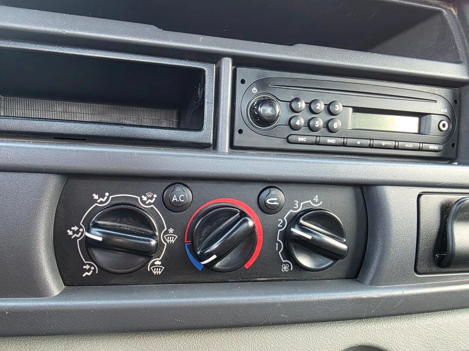 Renault Master 2.5 dci - изображение 10