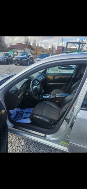 Mercedes-Benz E 220 Avangard, снимка 9