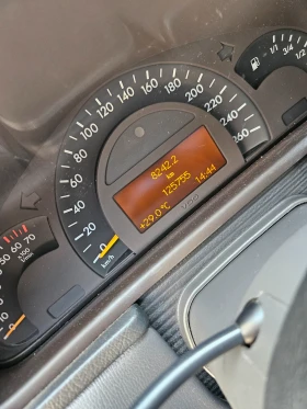 Mercedes-Benz C 180, снимка 5