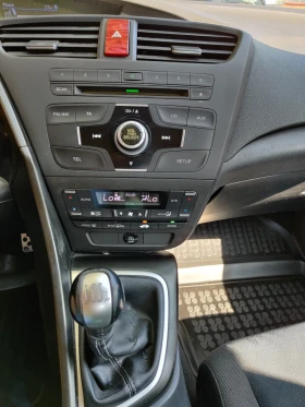 Обява за продажба на Honda Civic 1.8 Vtec ~17 400 лв. - изображение 6