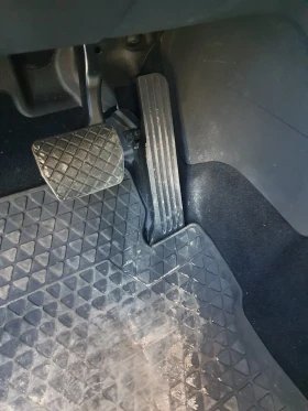 VW Touran DSG Tdi, 5 местен, 2 комплекта гуми с джанти - 6700 € / 13104.06 лв. - 59357465 8