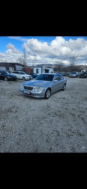 ������ Mercedes-Benz E 220