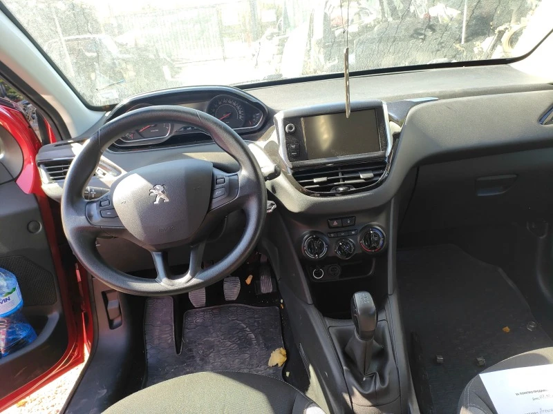 Peugeot 208 1.2, снимка 9 - Автомобили и джипове - 42469108