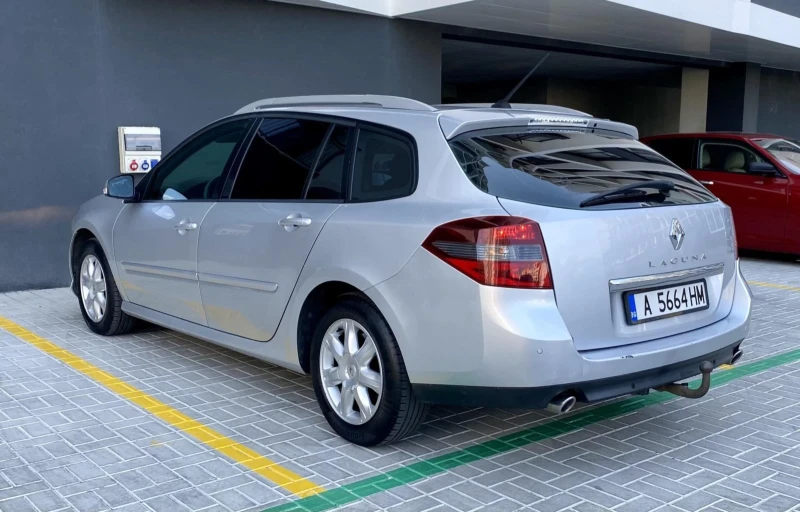 Renault Laguna 2.0 dCi, снимка 7 - Автомобили и джипове - 47003538