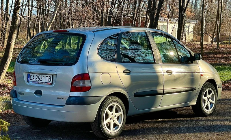 Renault Scenic 1.9 dti, снимка 4 - Автомобили и джипове - 48388925