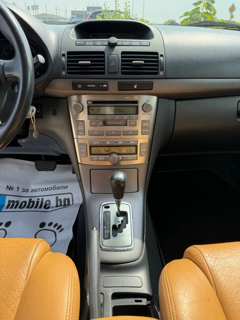 Toyota Avensis 1.8VVTI, снимка 12 - Автомобили и джипове - 51177350