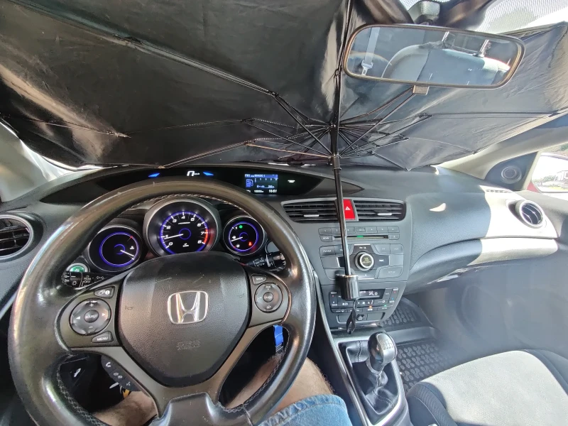 Honda Civic 1.8 Vtec, снимка 11 - Автомобили и джипове - 51707977