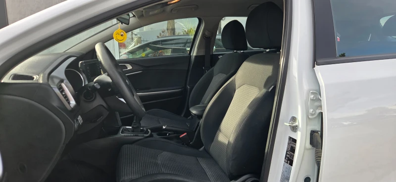 Kia Ceed 89 000km. 1.6 CRDi (115 Hp), снимка 8 - Автомобили и джипове - 52411109