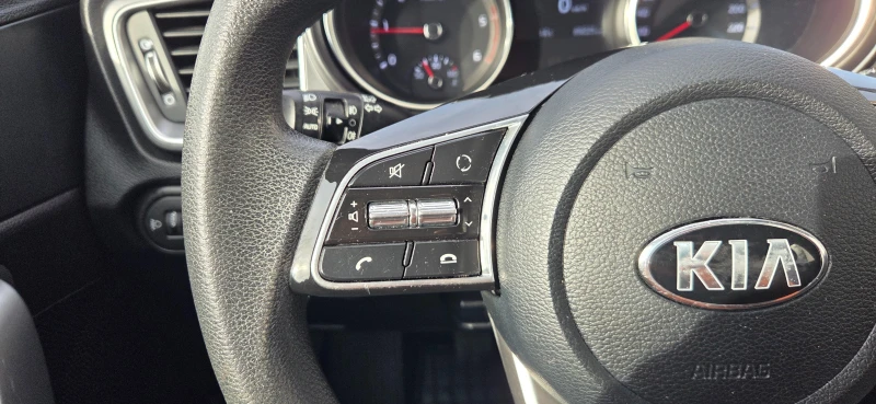 Kia Ceed 89 000km. 1.6 CRDi (115 Hp), снимка 12 - Автомобили и джипове - 52411109