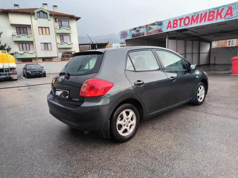 Toyota Auris 1.4 Бензин-Газ, снимка 5 - Автомобили и джипове - 53483081