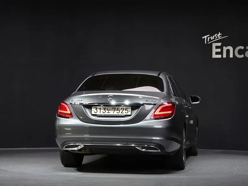 Mercedes-Benz C 220 d, снимка 4 - Автомобили и джипове - 54287266